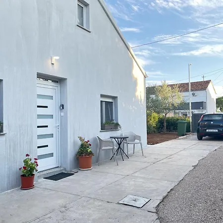 アパート Lingo ザダル